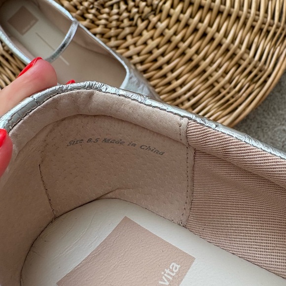 Dolce Vita Silver Metallic Leather Reyes Mary Jane Ballet Flat Size 8.5 - Picture 10 of 10